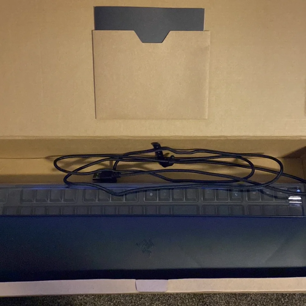Selling a razor keybored.